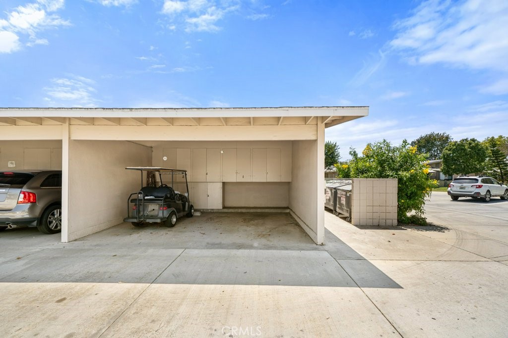 13271 Del Monte Dr M14-33J