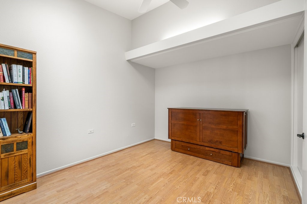 13271 Del Monte Dr M14-33J