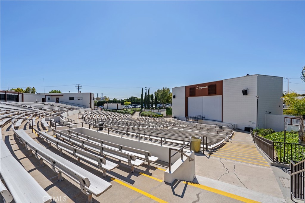 13271 Del Monte Dr M14-33J
