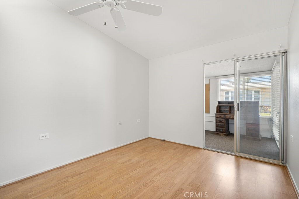 13271 Del Monte Dr M14-33J