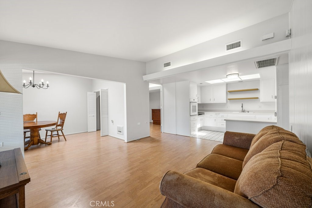 13271 Del Monte Dr M14-33J