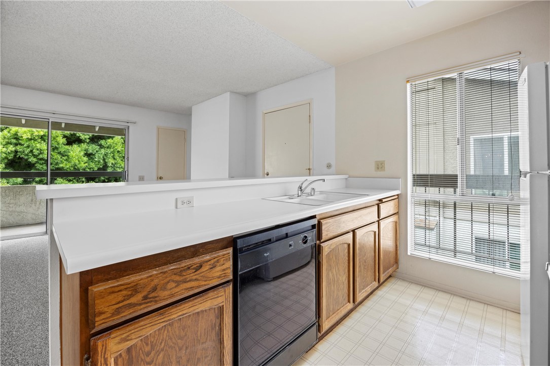 2849 S Fairview Street H