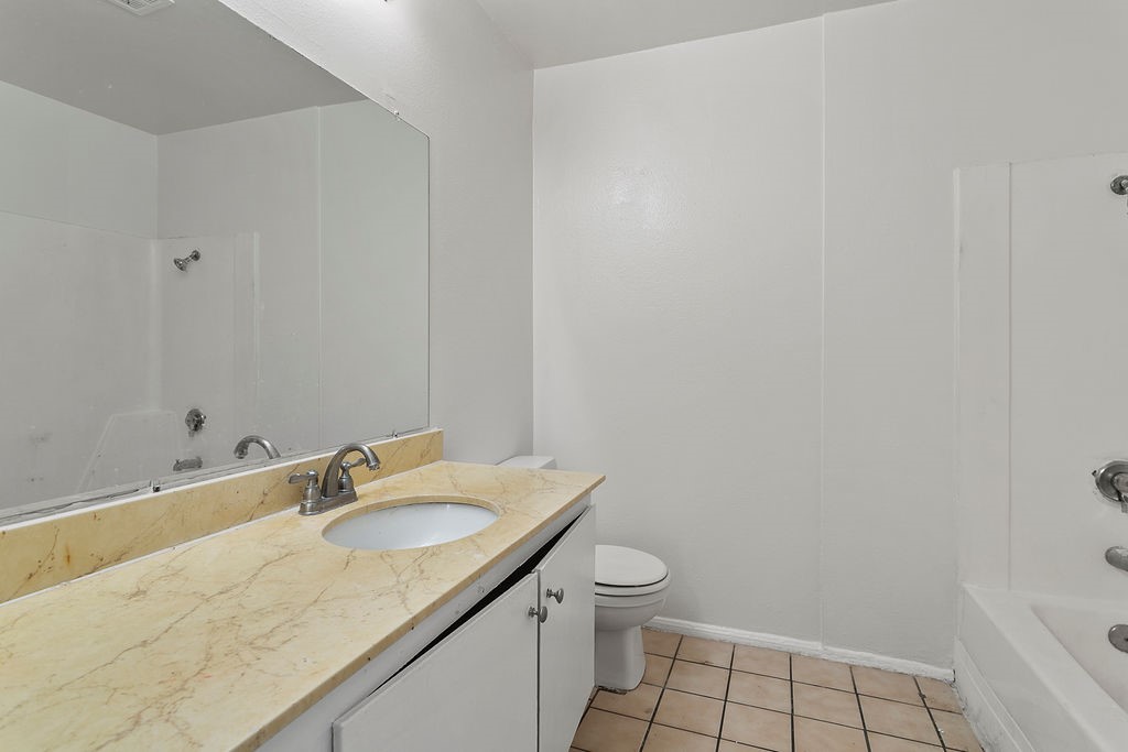 1001 W Macarthur Boulevard 110