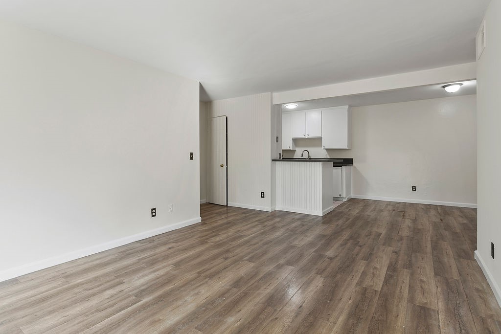 1001 W Macarthur Boulevard 110
