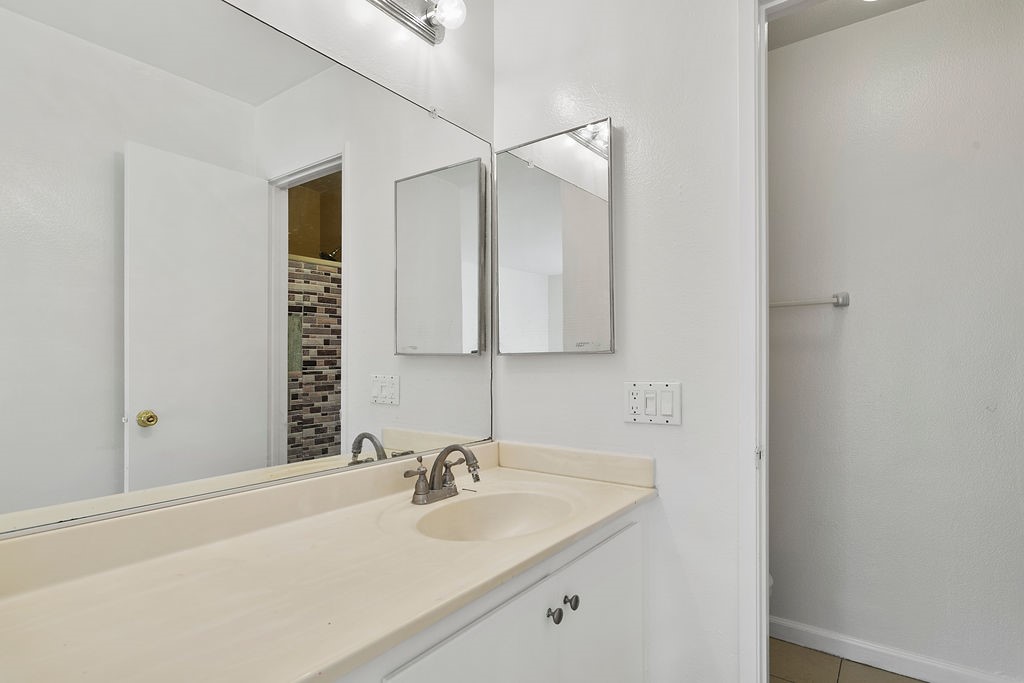 1001 W Macarthur Boulevard 110