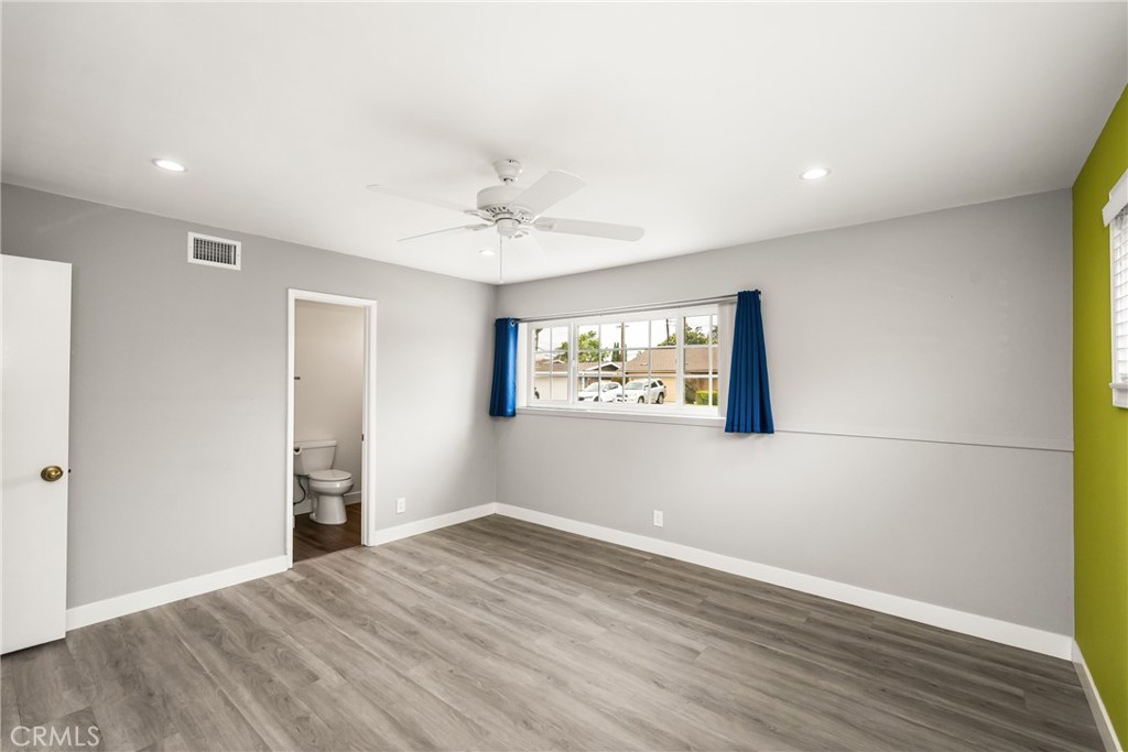 910 E Culver