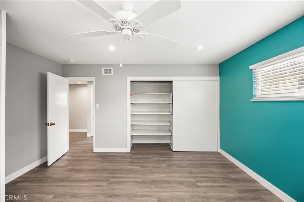 910 E Culver