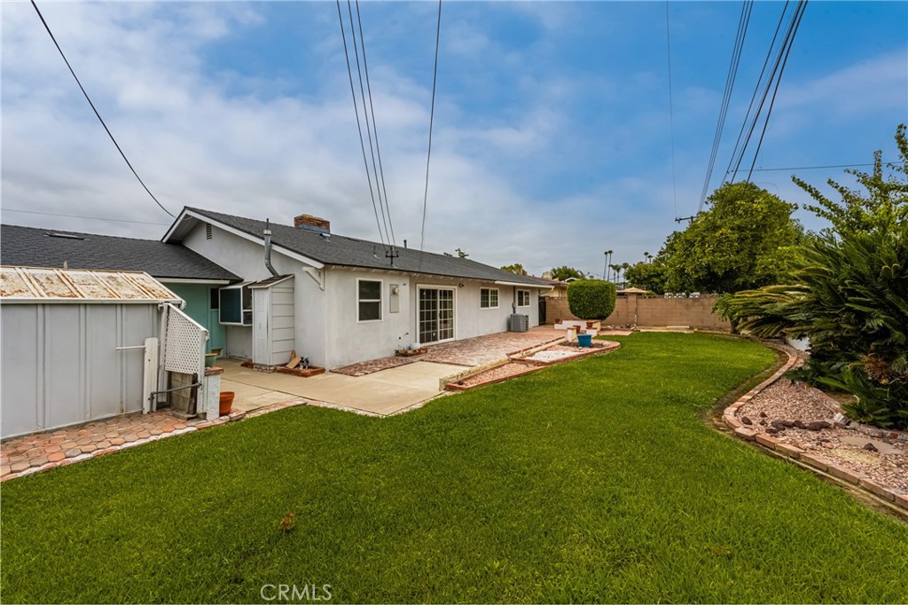 910 E Culver