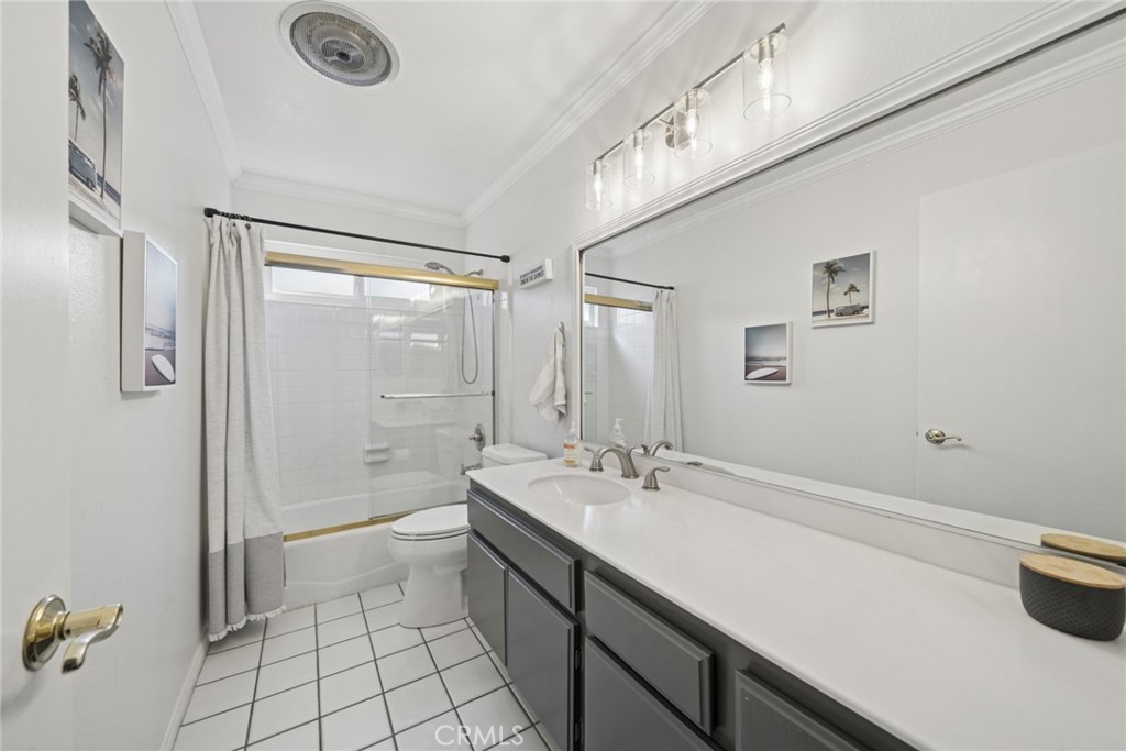 994 S La Salle Circle