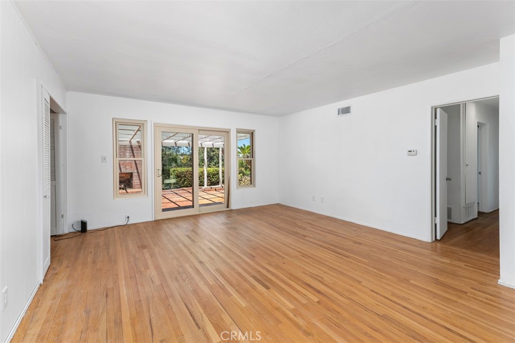 1828 Oakshire Court