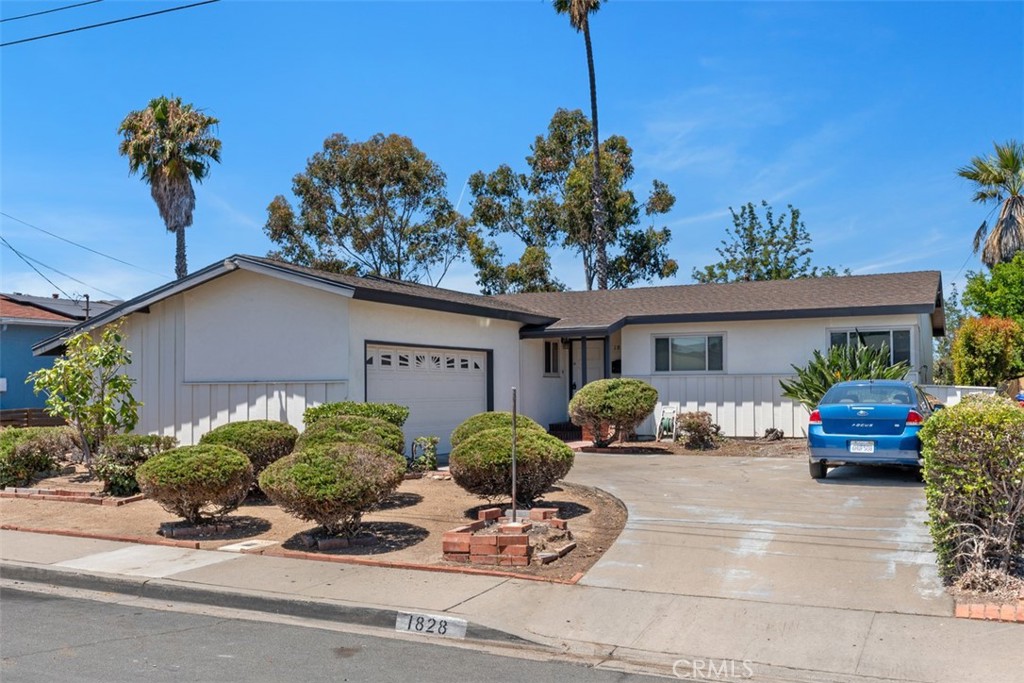 1828 Oakshire Court