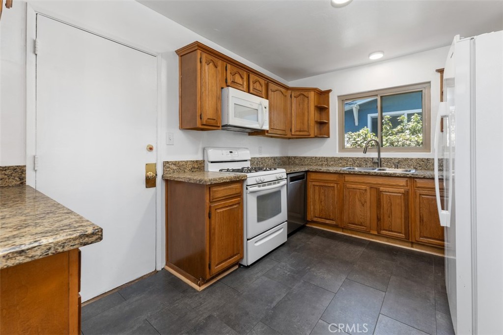 1828 Oakshire Court