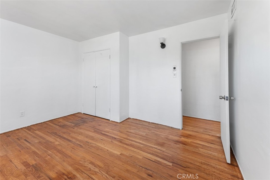 1828 Oakshire Court