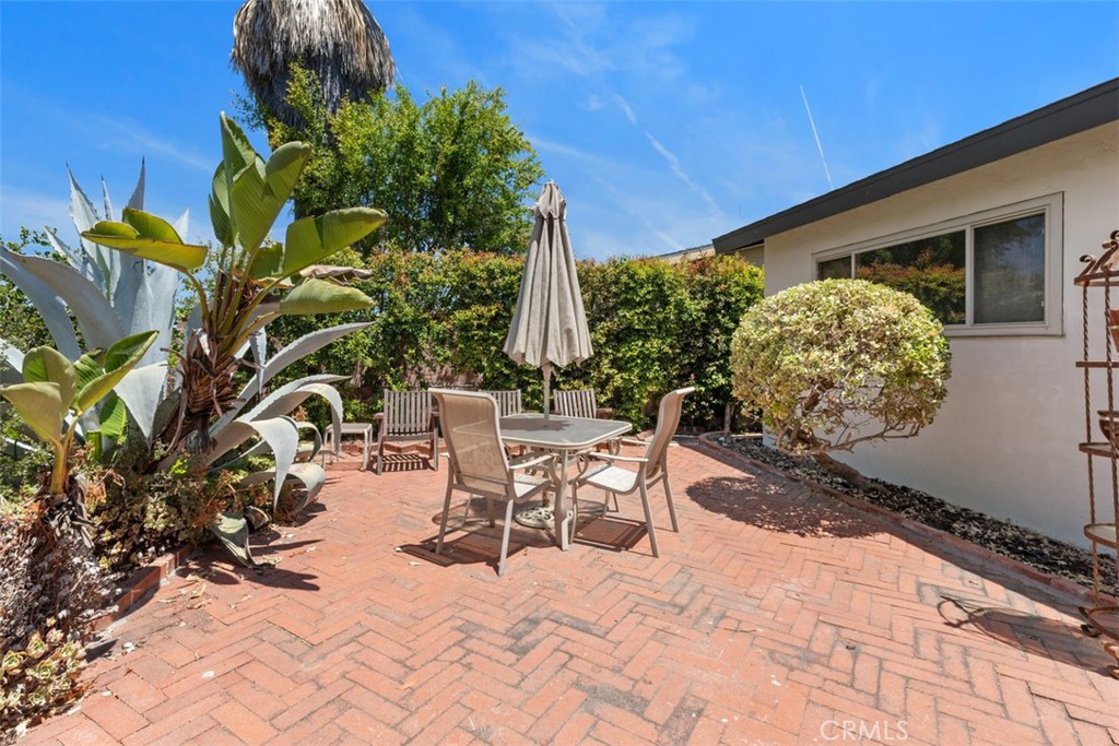 1828 Oakshire Court