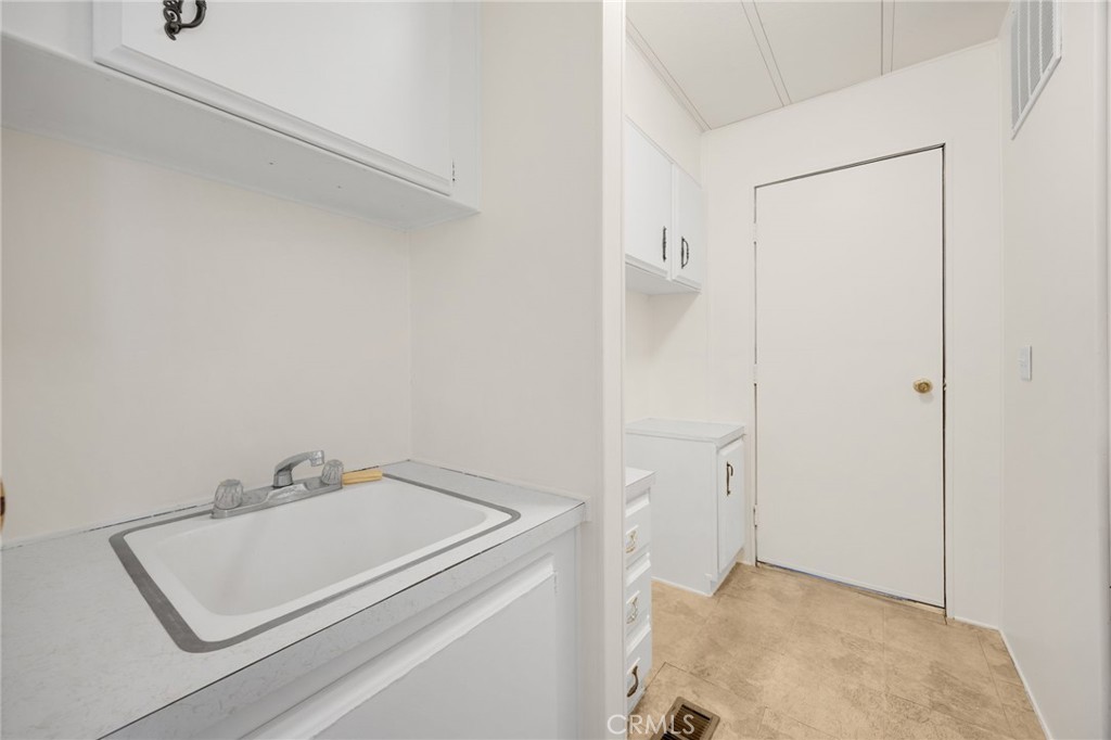 1341 Harbor Lake Avenue 24