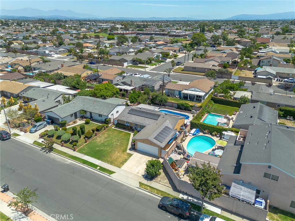 10402 Lorraine Ln
