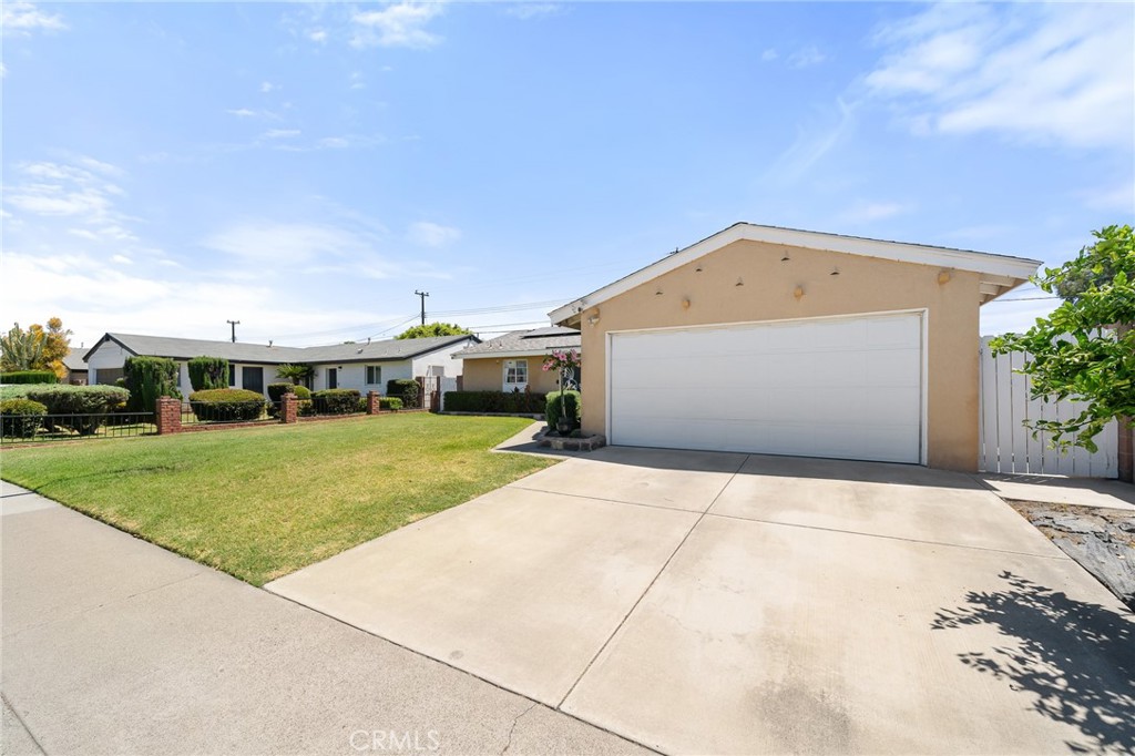 10402 Lorraine Ln