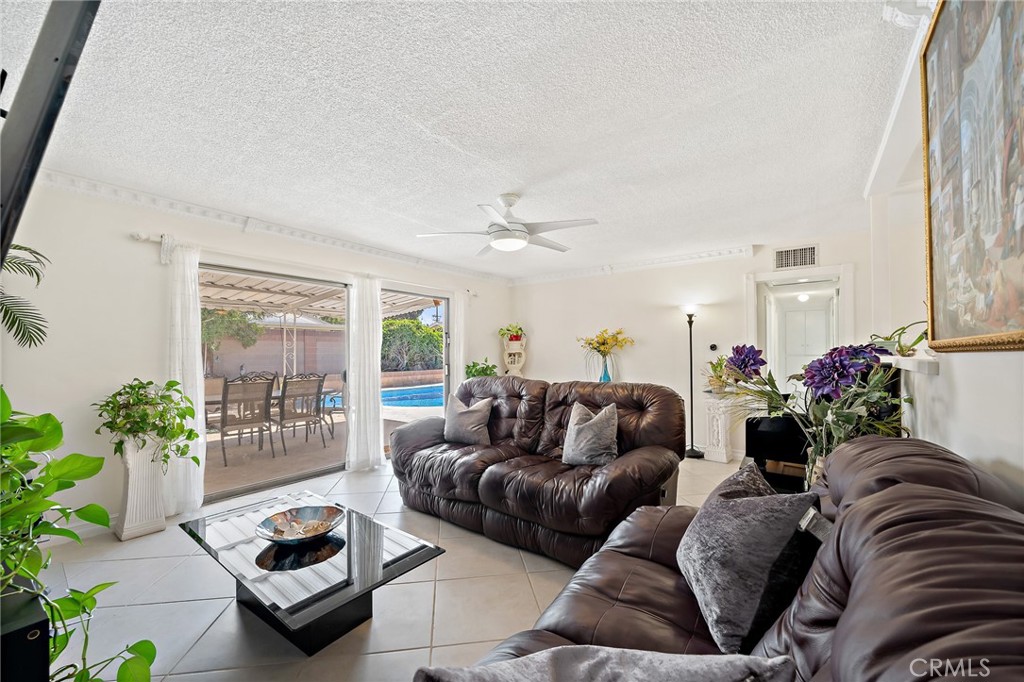 10402 Lorraine Ln