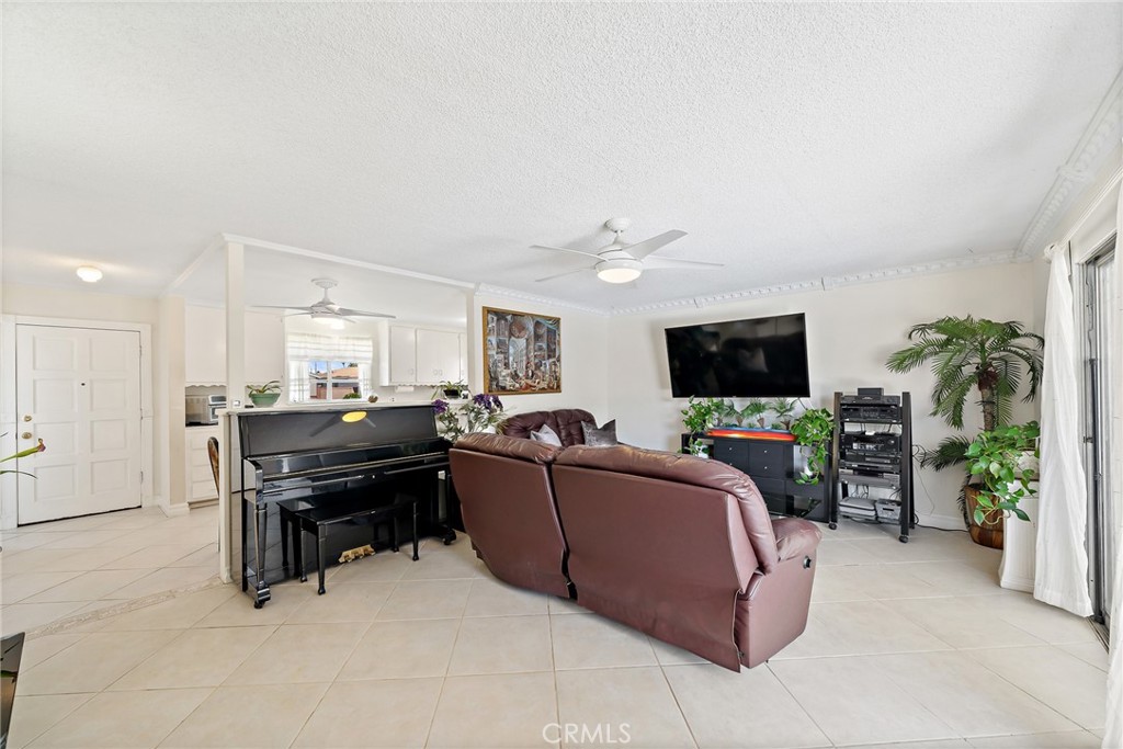 10402 Lorraine Ln
