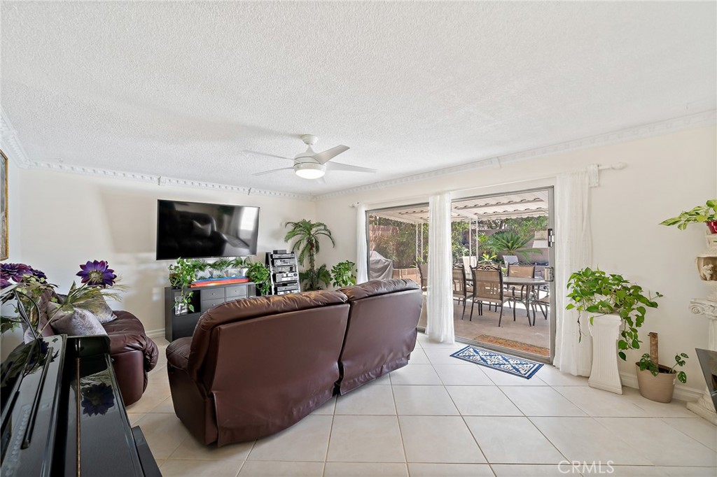 10402 Lorraine Ln