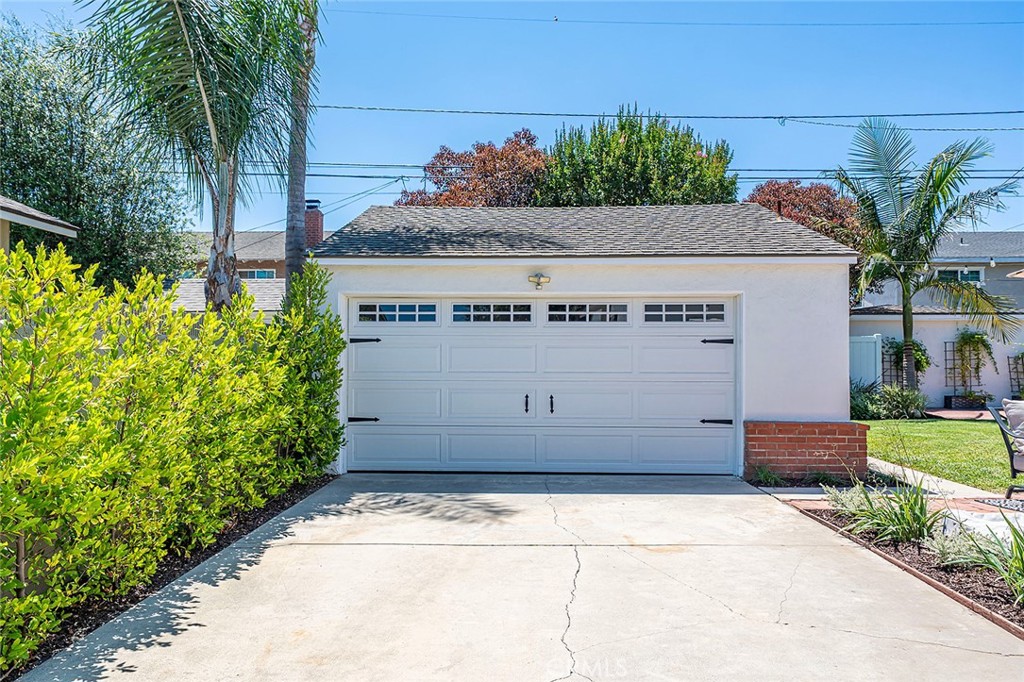 5322 E Flagstone Street