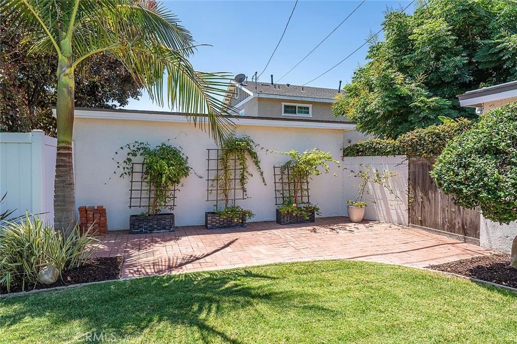 5322 E Flagstone Street