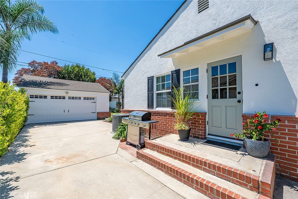 5322 E Flagstone Street