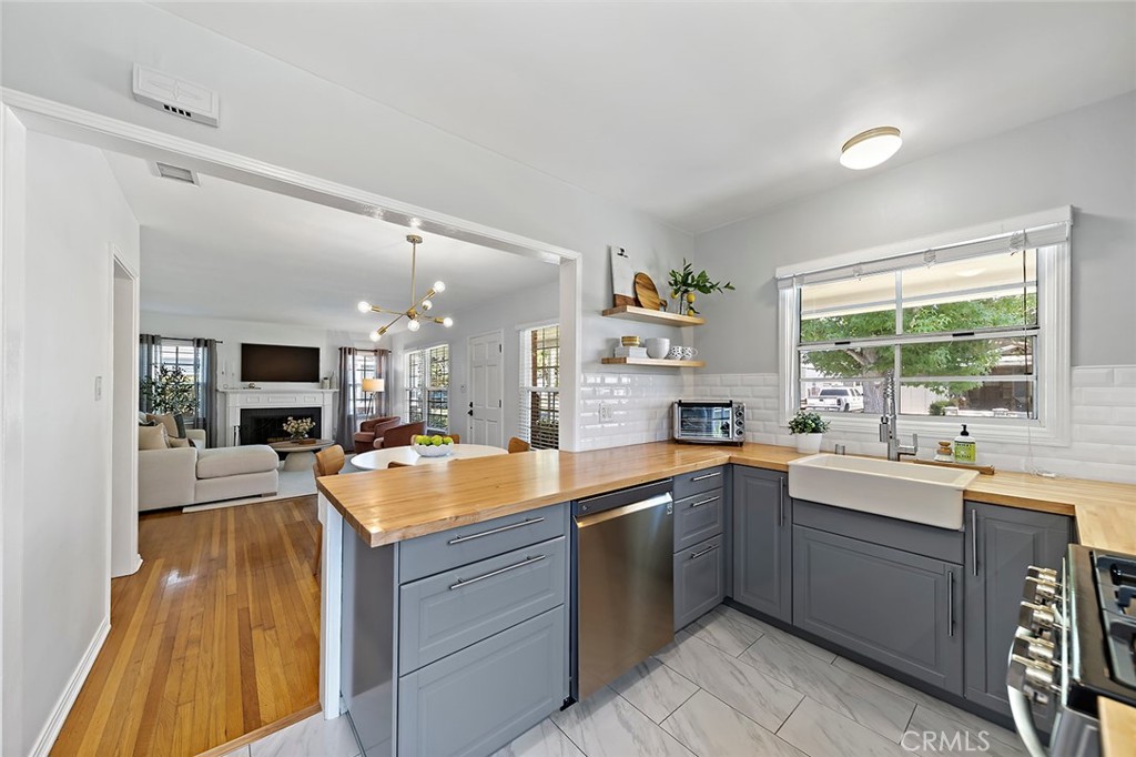 5322 E Flagstone Street