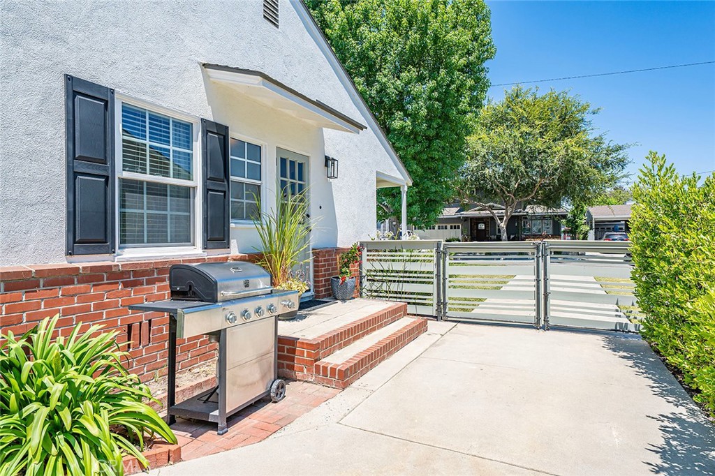 5322 E Flagstone Street