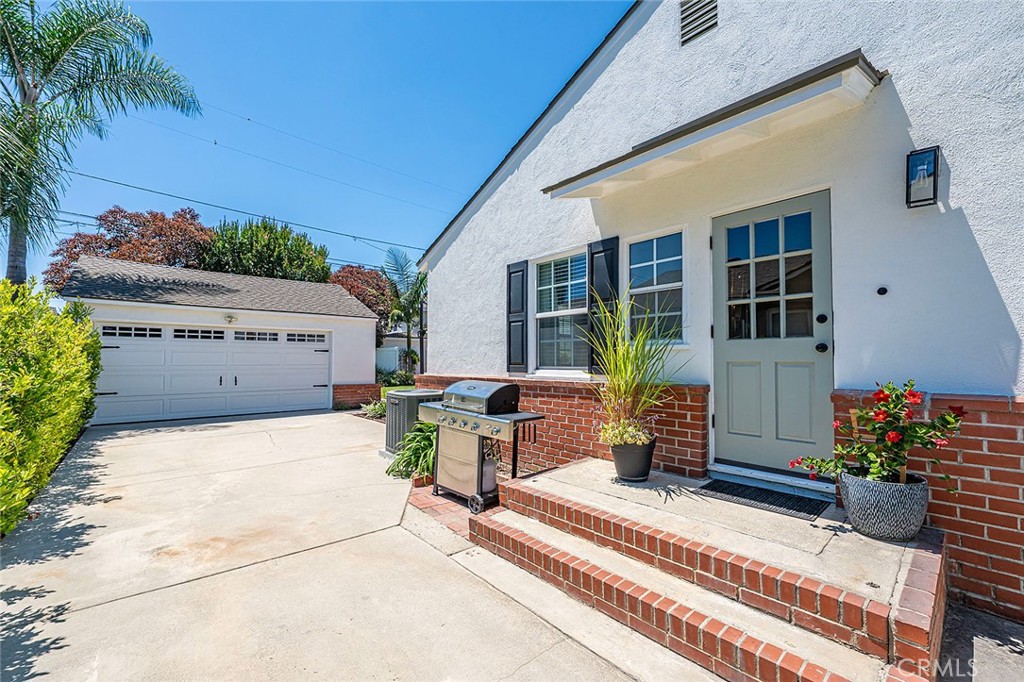 5322 E Flagstone Street