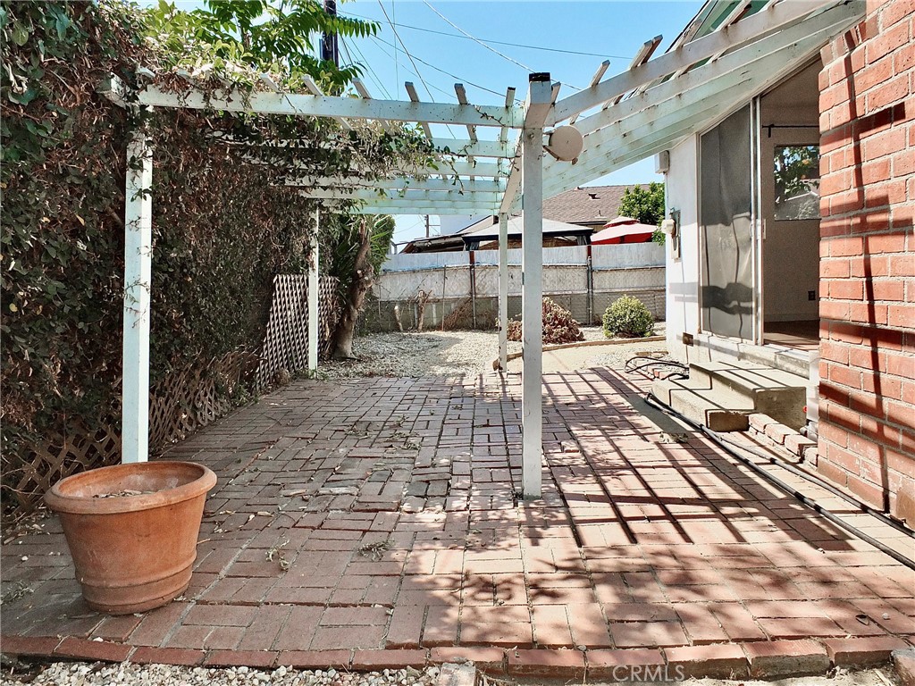 4526 Ivar Avenue