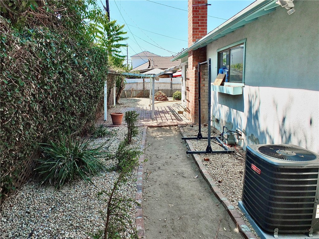 4526 Ivar Avenue