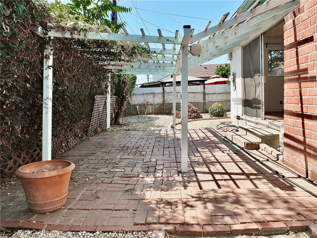 4526 Ivar Avenue