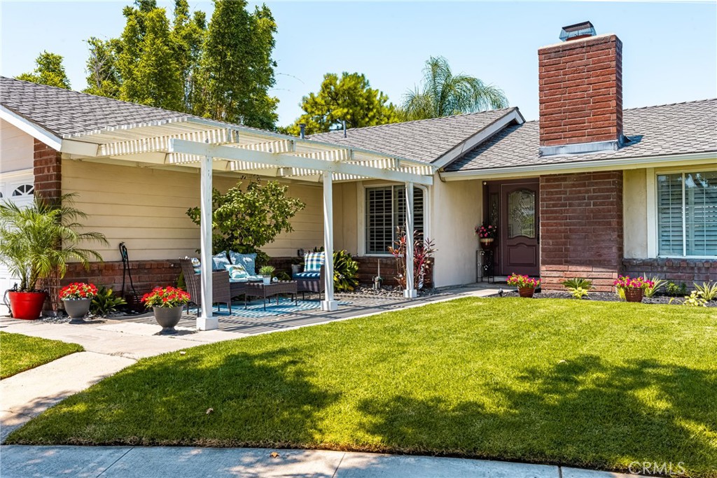 4353 E E Bluewater Circle