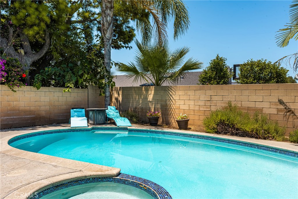 4353 E E Bluewater Circle