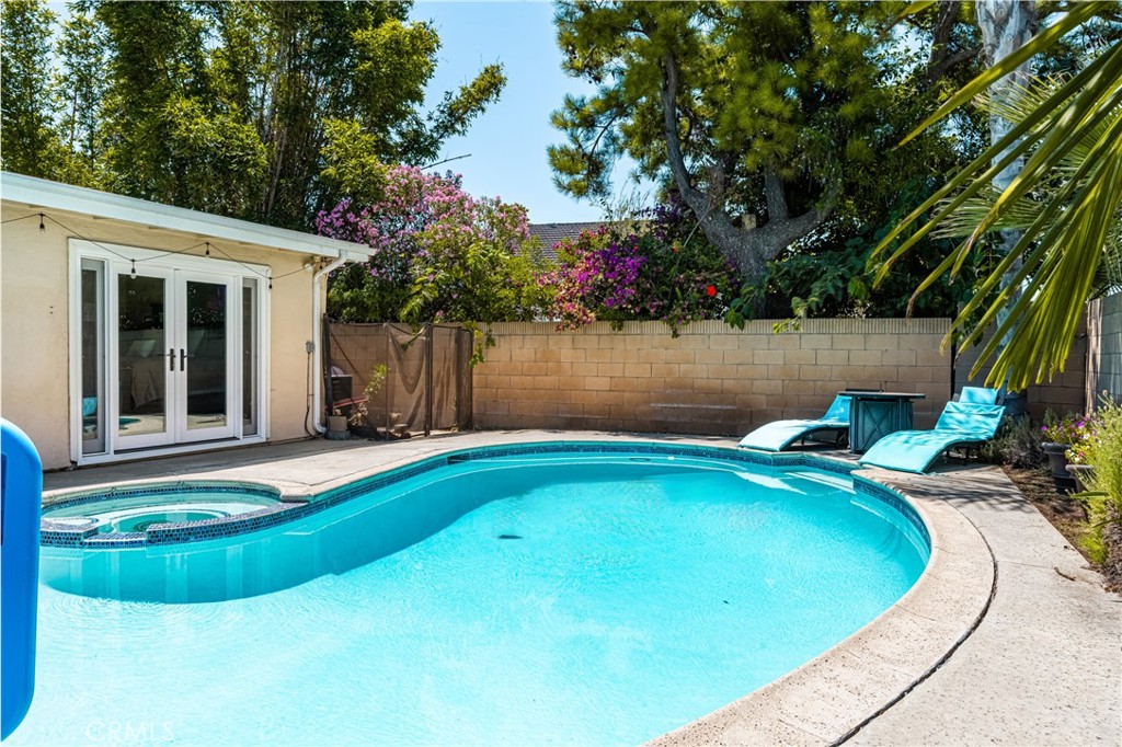 4353 E E Bluewater Circle