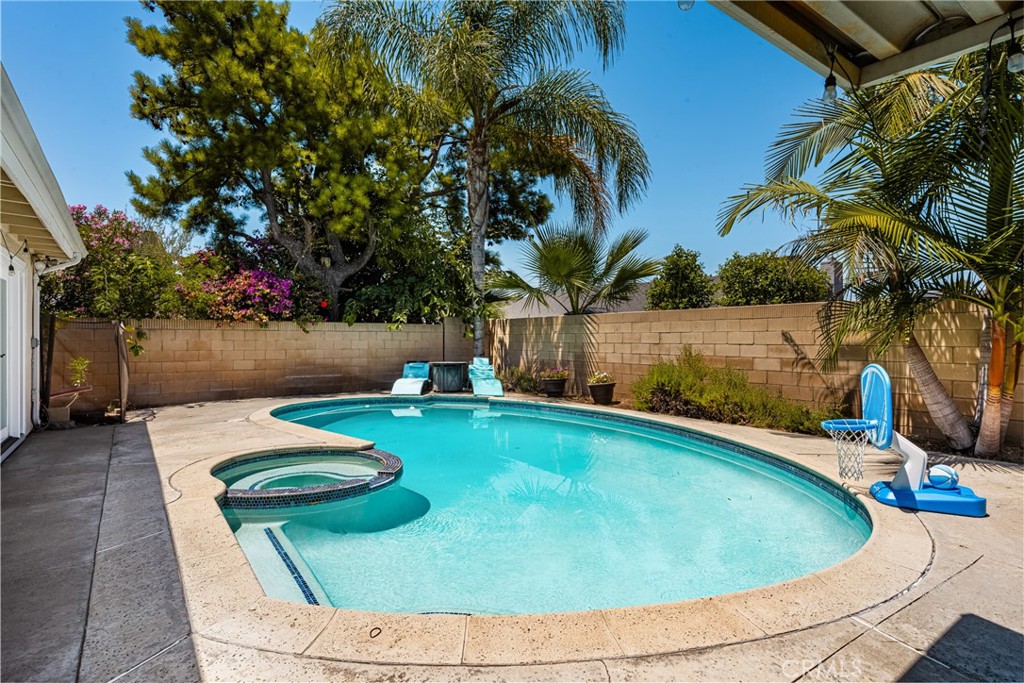 4353 E E Bluewater Circle