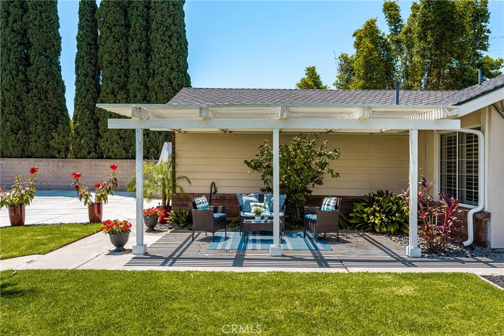 4353 E E Bluewater Circle