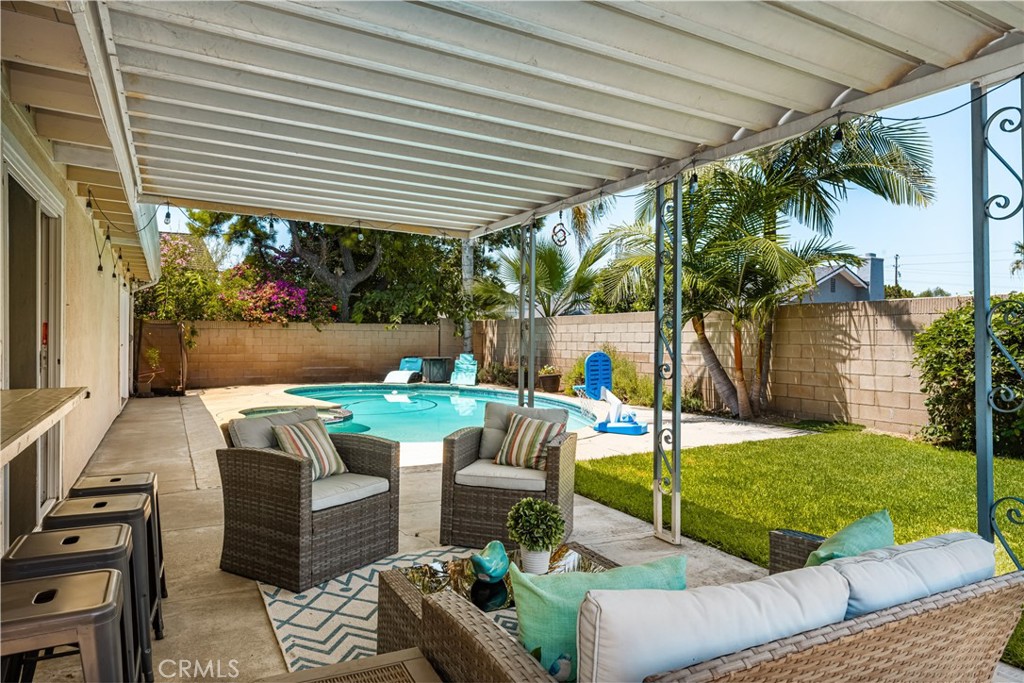 4353 E E Bluewater Circle