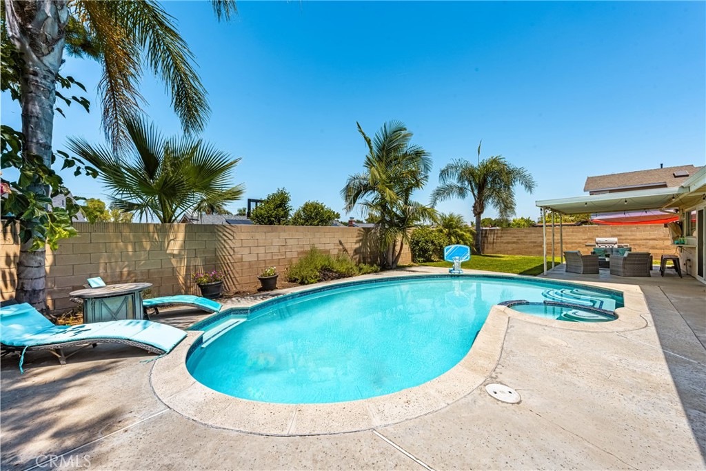 4353 E E Bluewater Circle