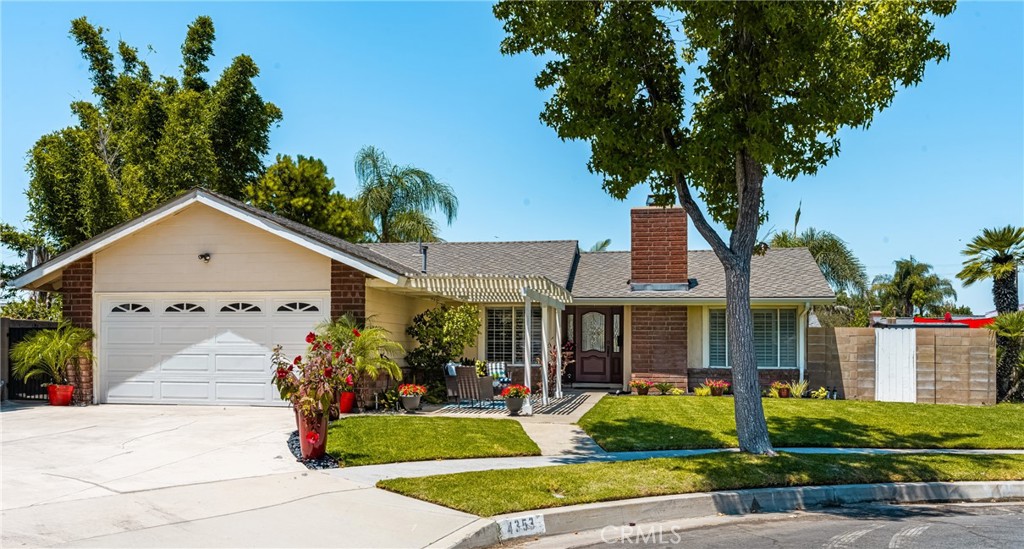 4353 E E Bluewater Circle