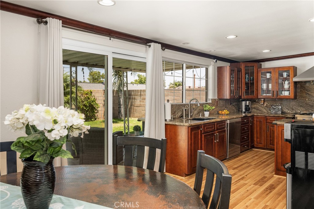 4353 E E Bluewater Circle