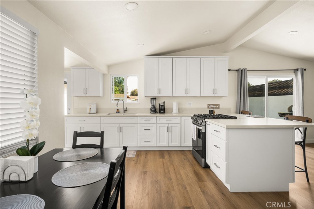 2025 W Dogwood Avenue