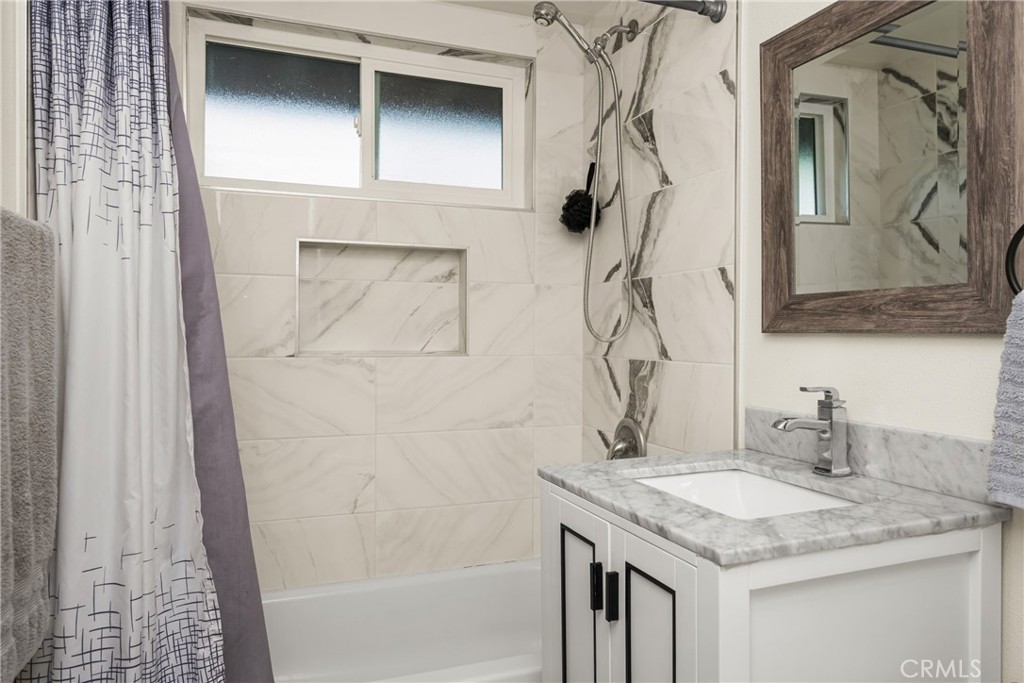 2025 W Dogwood Avenue