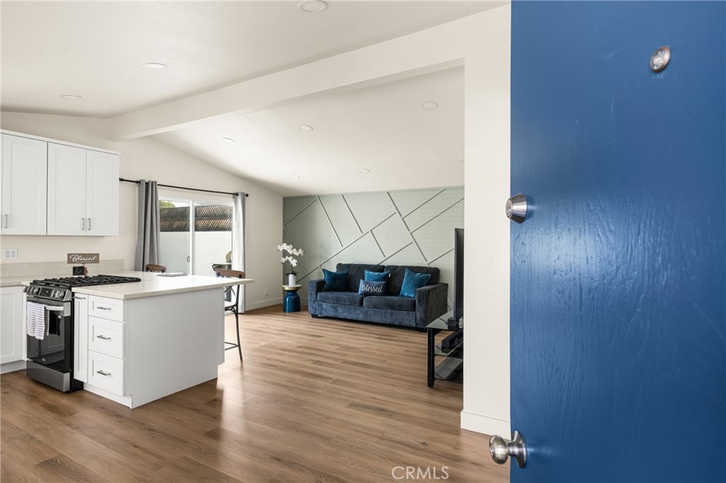 2025 W Dogwood Avenue