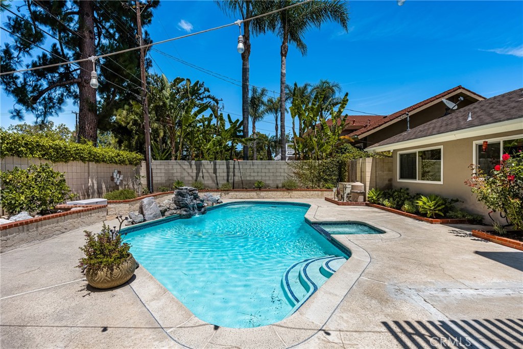 2218 N Mantle Lane