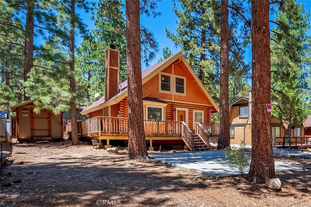1153 Pine Ridge Lane