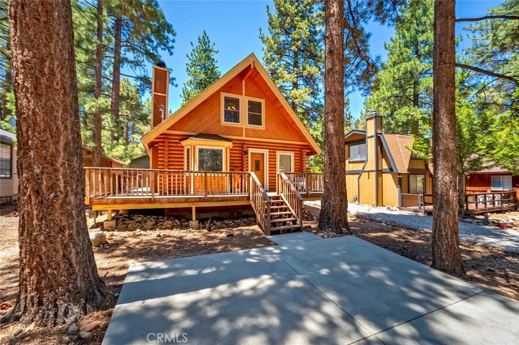 1153 Pine Ridge Lane