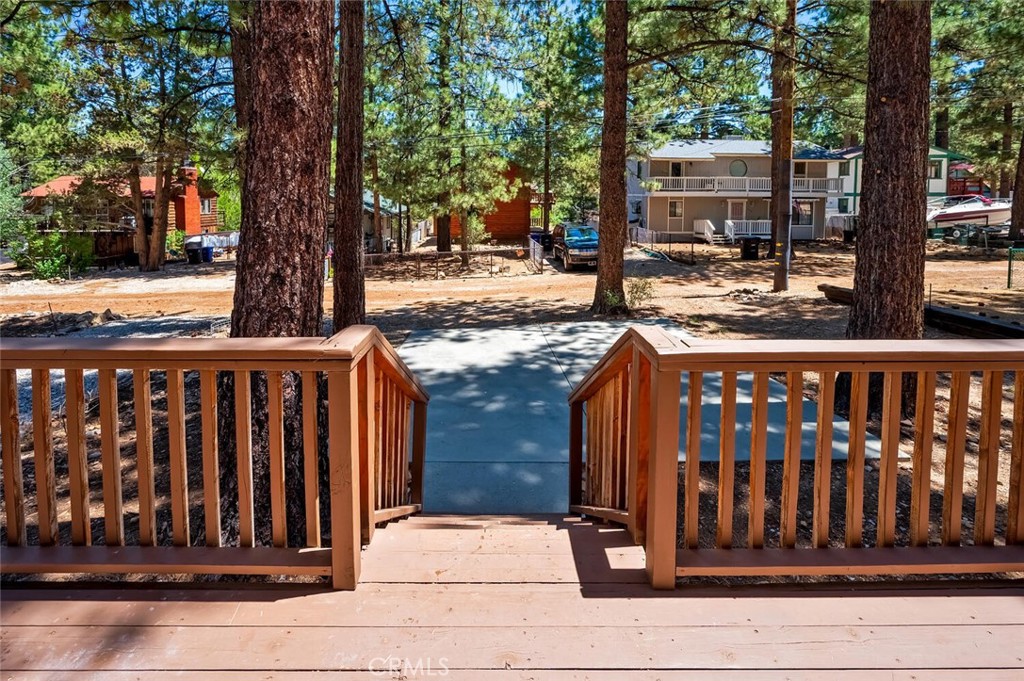 1153 Pine Ridge Lane