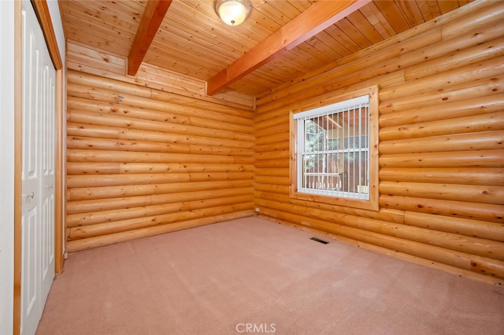 1153 Pine Ridge Lane